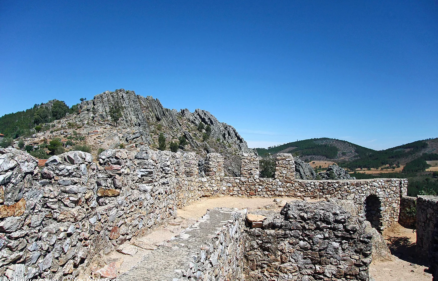 Castelo e paisagem de Penha Garcia